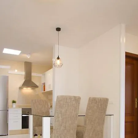 1 Bedroom Apartment *